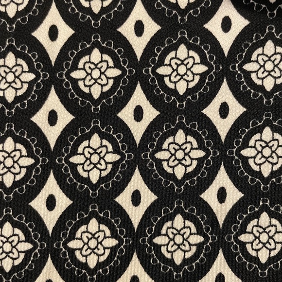 XL black and white pattern cowl neck top - Picture 2 of 5